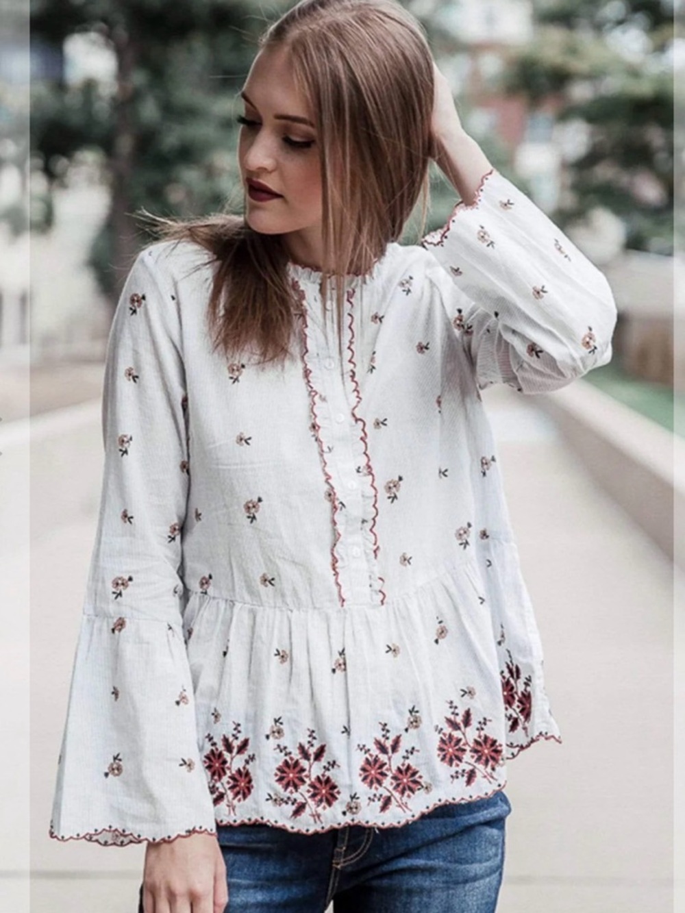 VELVET by Graham & Spencer White Floral Embroidered Peasant Top Blouse